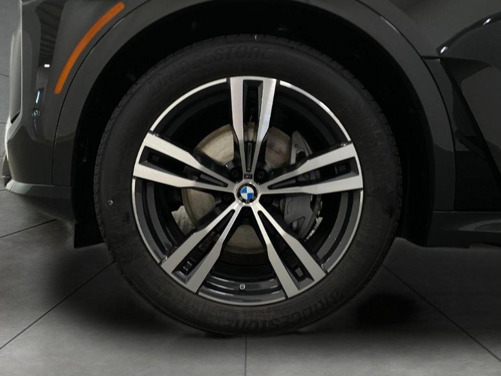 new 2026 BMW X7 car, priced at $99,665