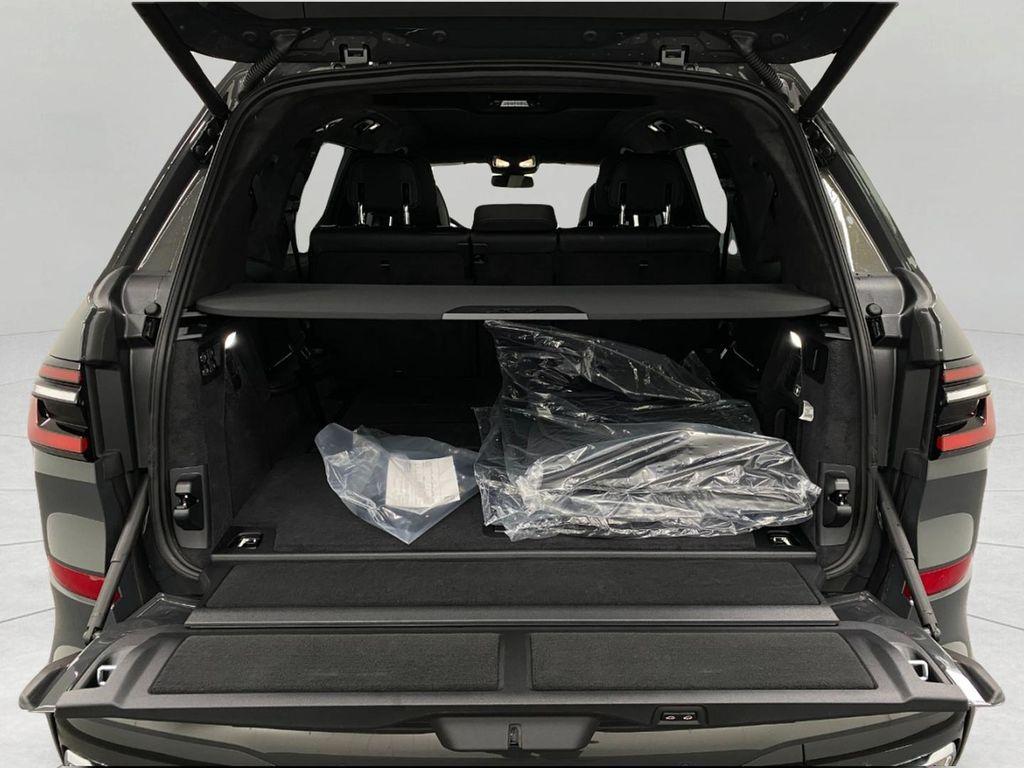 new 2026 BMW X7 car, priced at $99,665