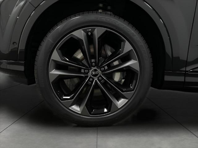 new 2025 Audi Q7 car, priced at $75,064