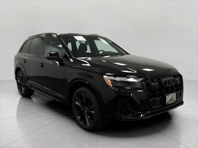 new 2025 Audi Q7 car, priced at $75,064