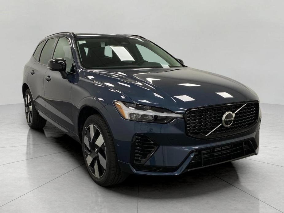 new 2025 Volvo XC60 Plug-In Hybrid car, priced at $66,235