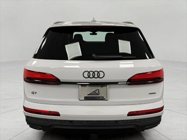 new 2025 Audi Q7 car, priced at $75,394
