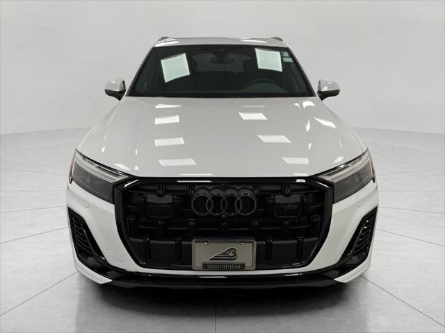 new 2025 Audi Q7 car, priced at $75,394