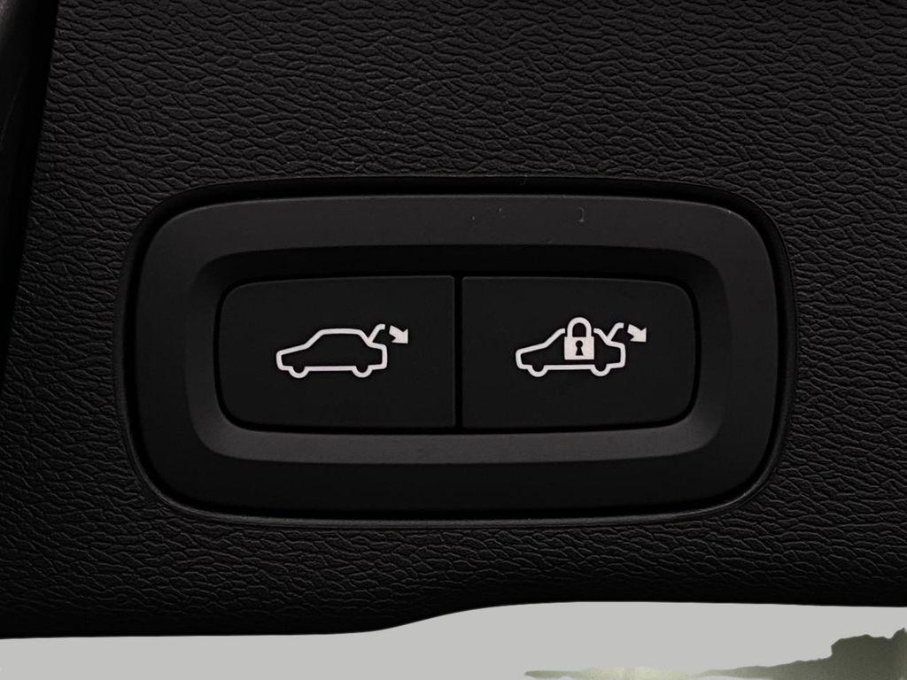 new 2026 Volvo XC60 Plug-In Hybrid car, priced at $69,285
