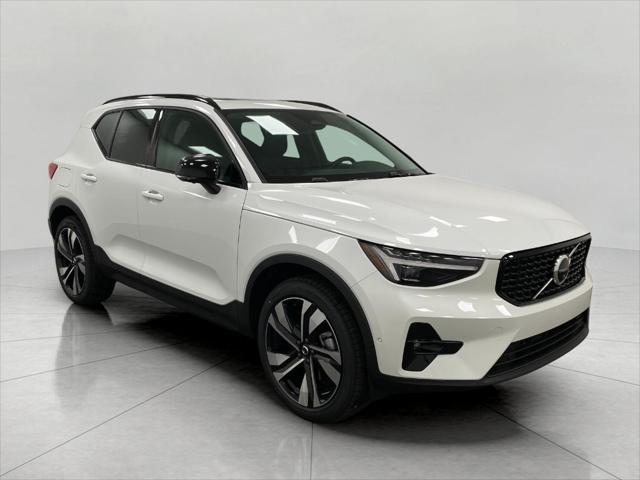 new 2025 Volvo XC40 car, priced at $50,463