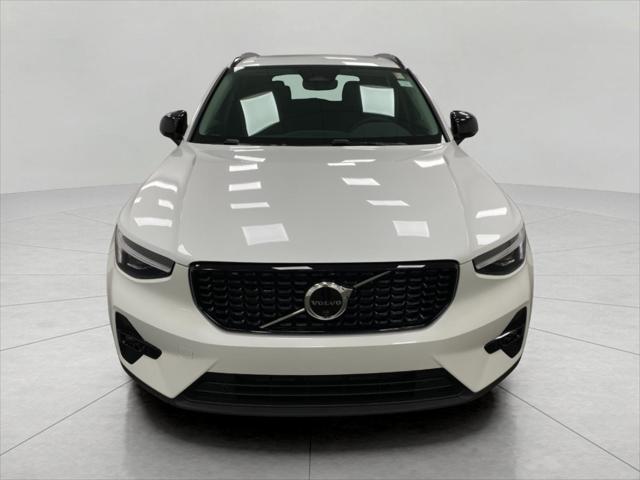new 2025 Volvo XC40 car, priced at $50,463