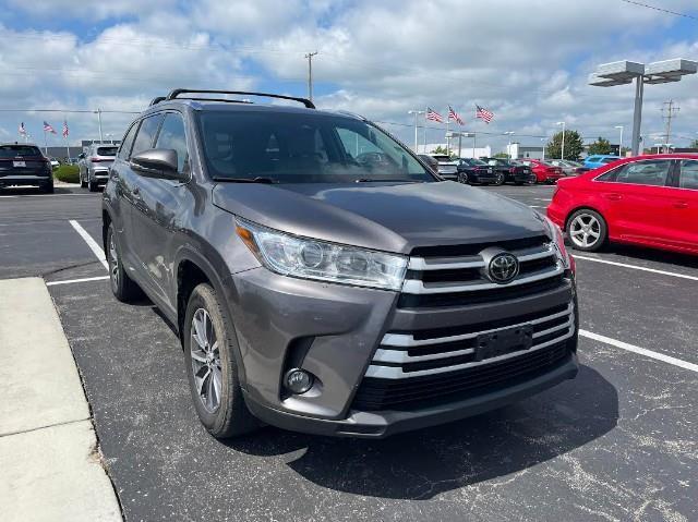 used 2019 Toyota Highlander car, priced at $30,910