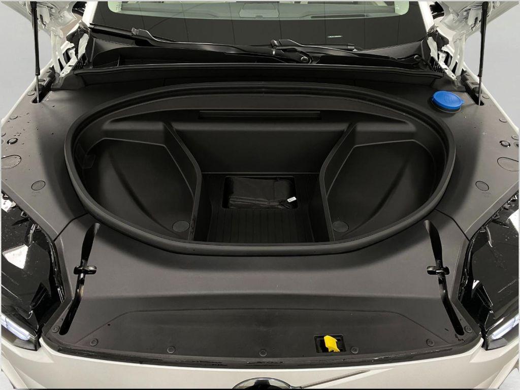 new 2025 Volvo EX90 car, priced at $85,941