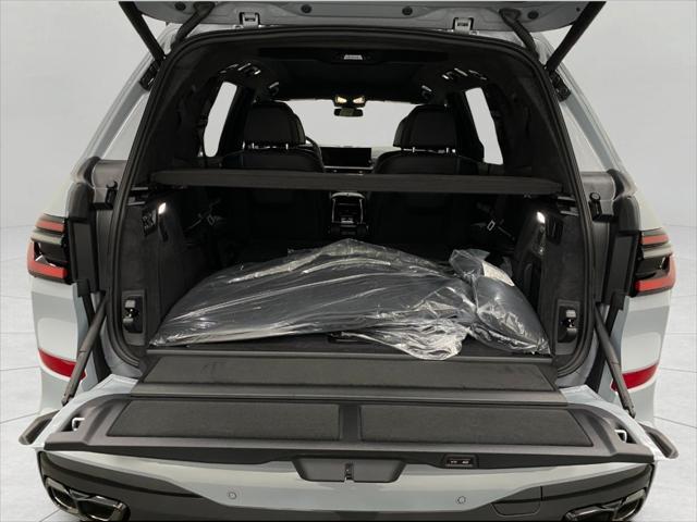 new 2026 BMW X7 car, priced at $125,065