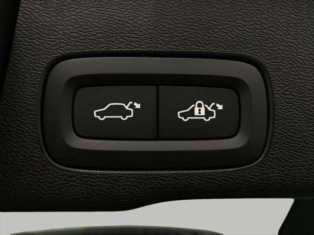 new 2026 Volvo XC60 car, priced at $57,985