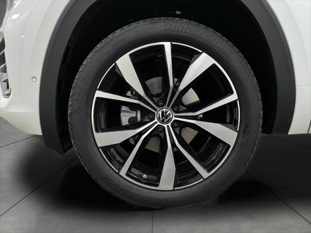 new 2025 Volkswagen Atlas Cross Sport car, priced at $53,071