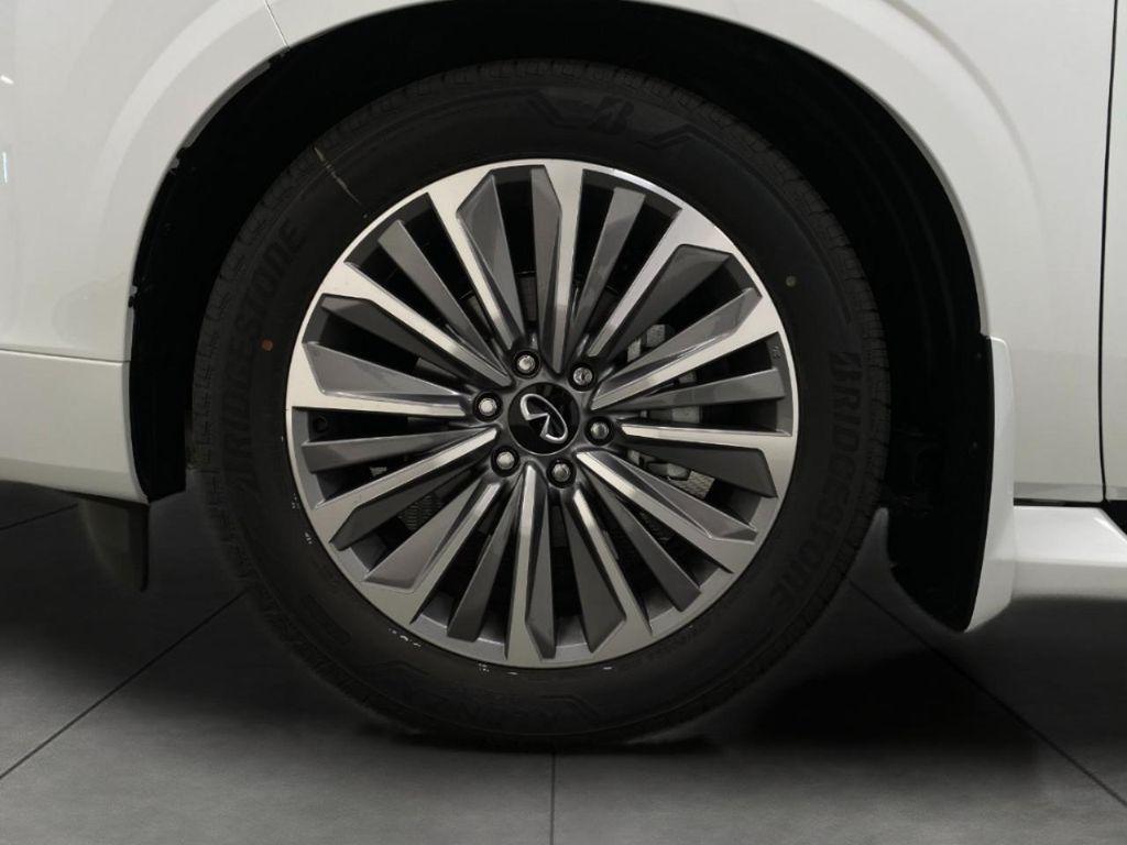 new 2025 INFINITI QX80 car, priced at $101,701
