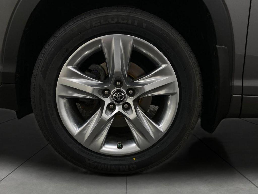 used 2017 Toyota Highlander Hybrid car, priced at $27,825