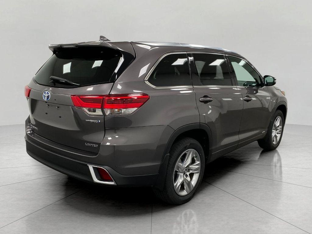 used 2017 Toyota Highlander Hybrid car, priced at $27,825