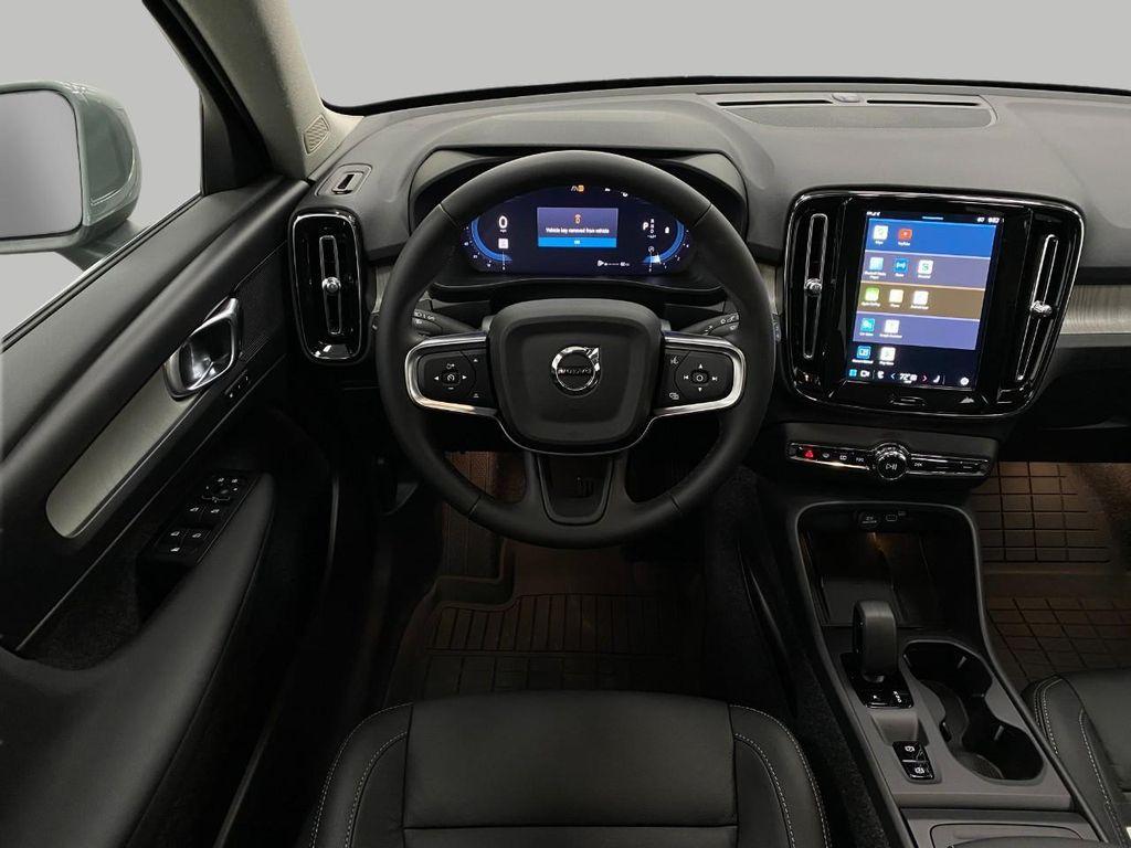 new 2025 Volvo XC40 car, priced at $43,983