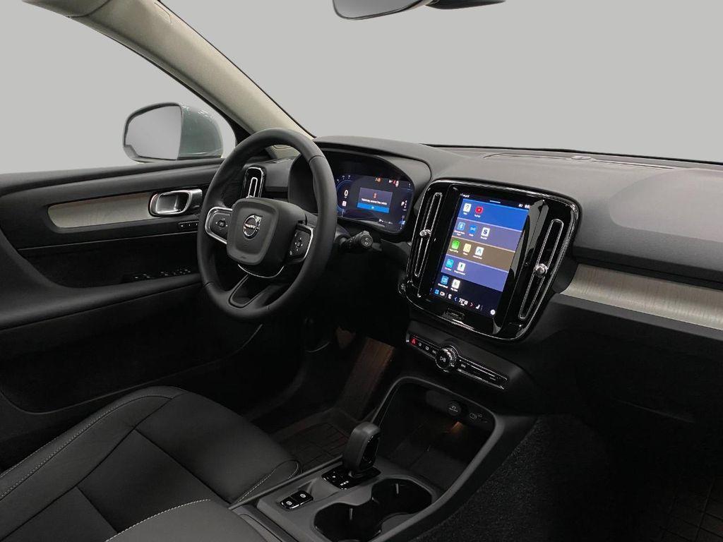 new 2025 Volvo XC40 car, priced at $43,983