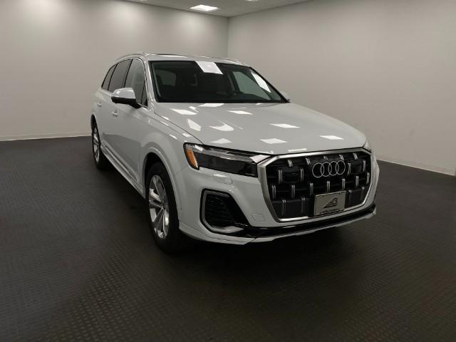 new 2025 Audi Q7 car, priced at $72,673