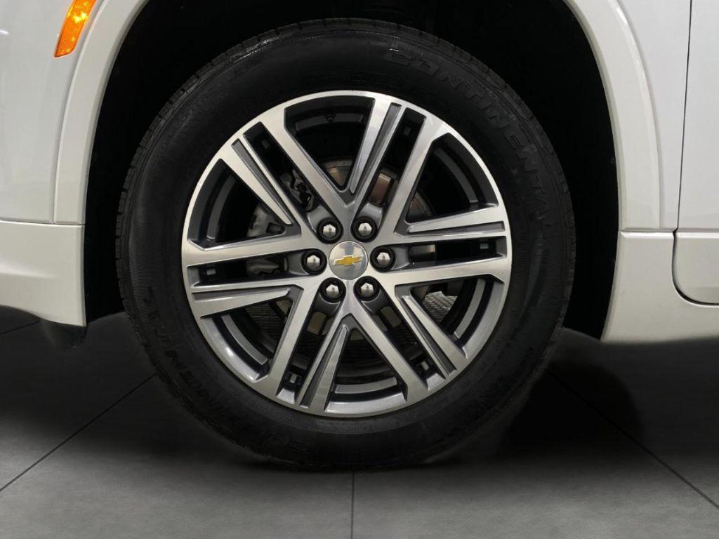 used 2023 Chevrolet Traverse car, priced at $43,451