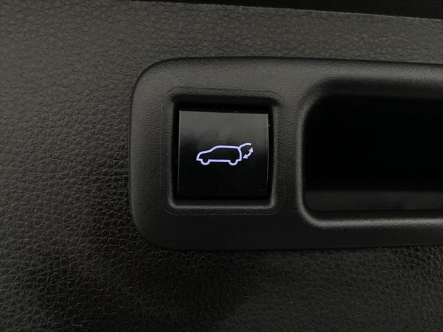 used 2020 Toyota Highlander car, priced at $27,699