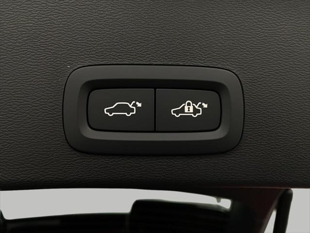 new 2025 Volvo XC40 car, priced at $54,533