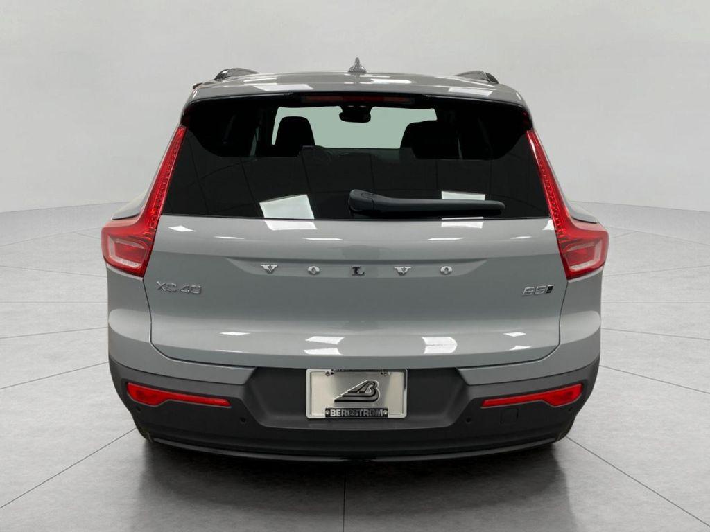 new 2025 Volvo XC40 car, priced at $54,033
