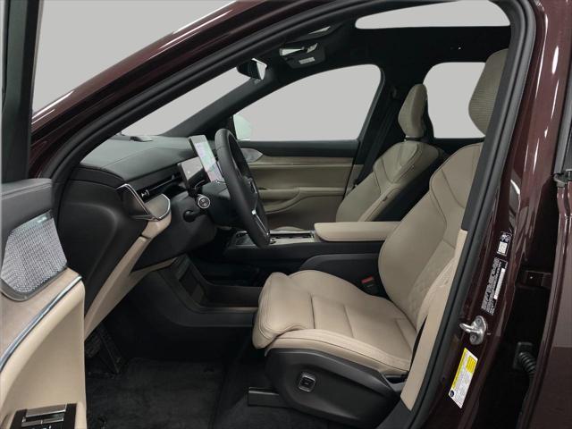 new 2025 Volvo EX90 car, priced at $95,140