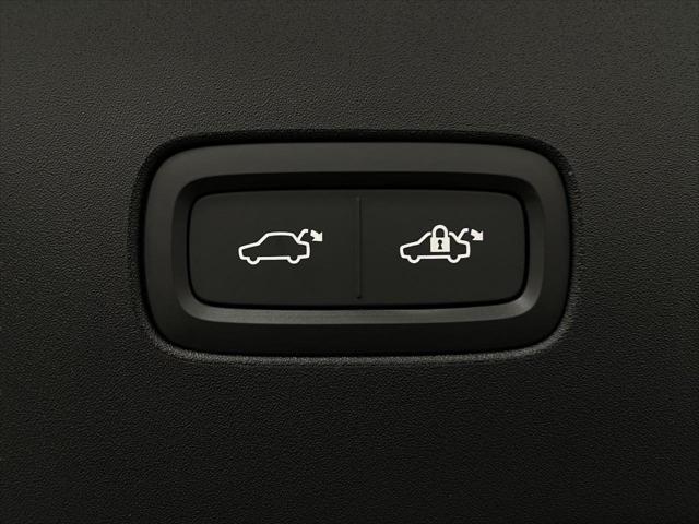 new 2025 Volvo EX90 car, priced at $86,155
