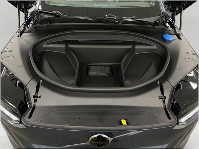 new 2025 Volvo EX90 car, priced at $86,155
