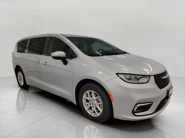 used 2023 Chrysler Pacifica car, priced at $25,823