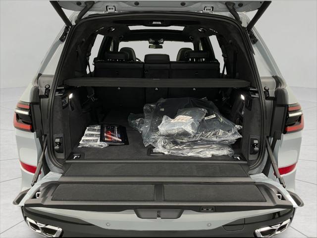 new 2025 BMW X7 car, priced at $114,520