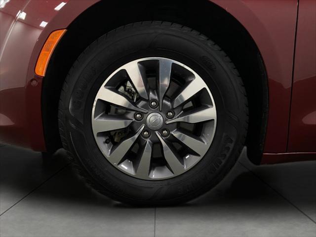 used 2019 Chrysler Pacifica car, priced at $24,998