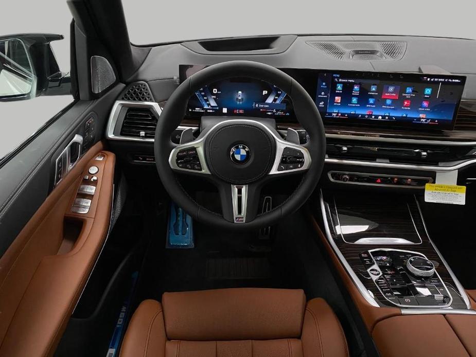 new 2025 BMW X7 car, priced at $124,025