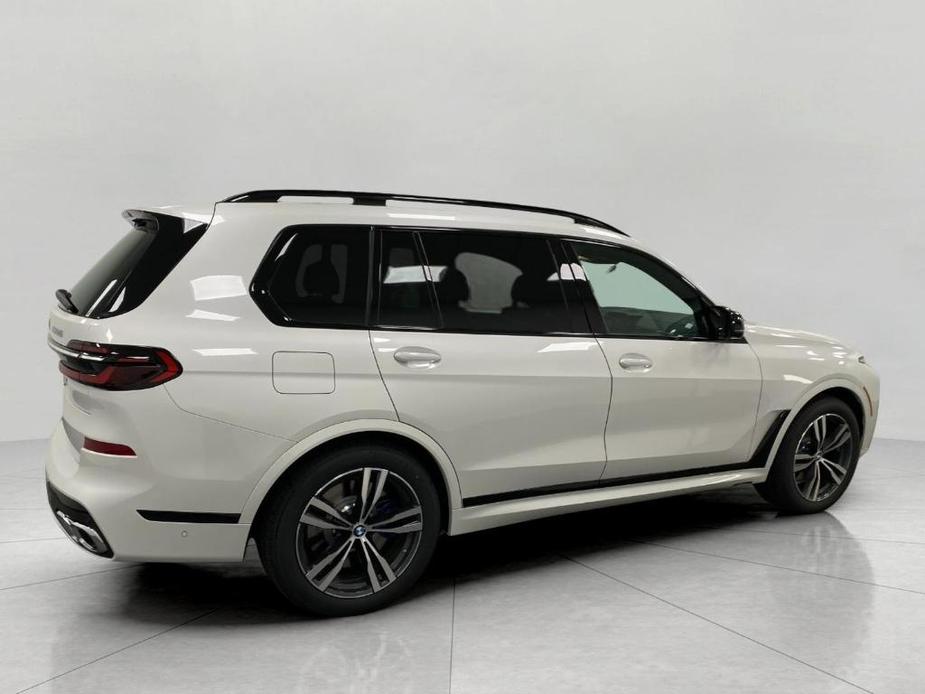 new 2025 BMW X7 car, priced at $124,025