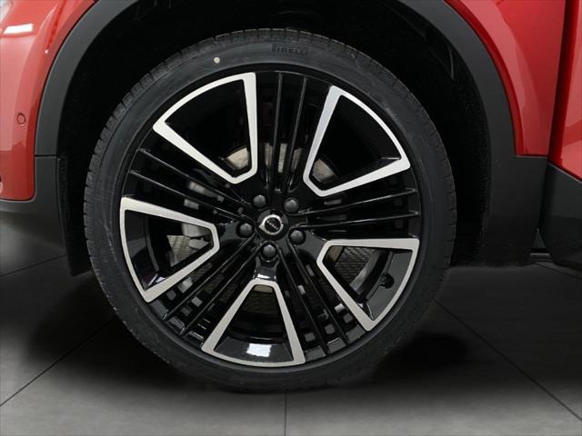 new 2025 Volvo XC40 car, priced at $55,083