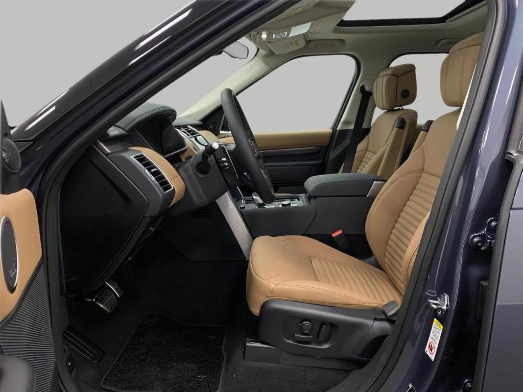 new 2025 Land Rover Discovery car, priced at $84,453