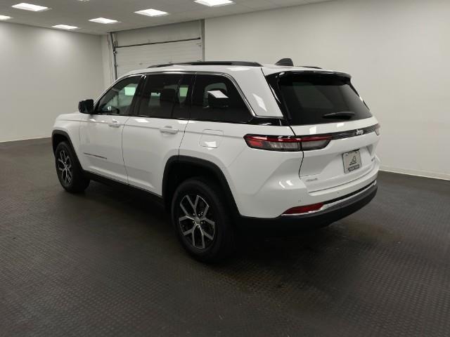 used 2025 Jeep Grand Cherokee car, priced at $43,344