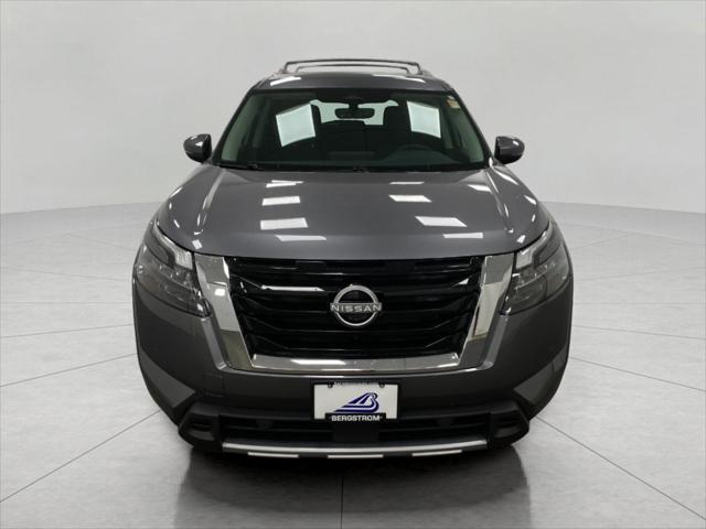 new 2025 Nissan Pathfinder car, priced at $43,575