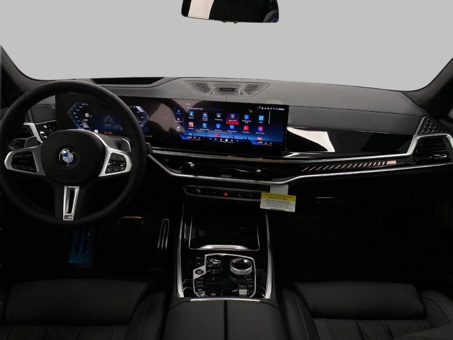 new 2025 BMW X7 car, priced at $127,505