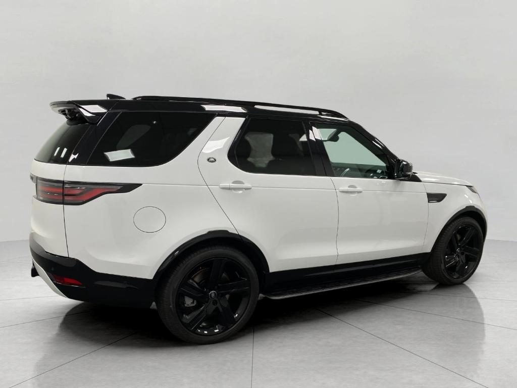 new 2025 Land Rover Discovery car, priced at $80,525