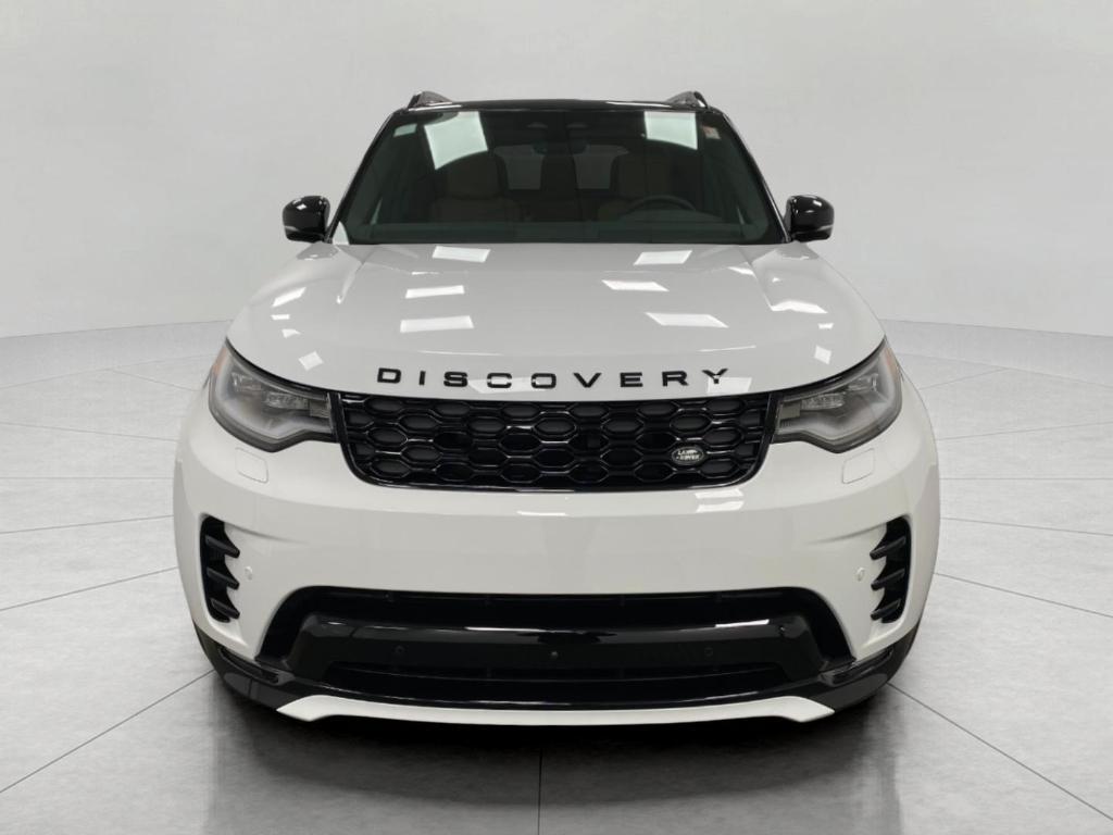 new 2025 Land Rover Discovery car, priced at $80,525