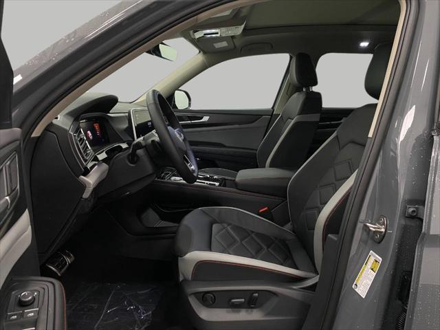 new 2025 Volkswagen Atlas car, priced at $47,045