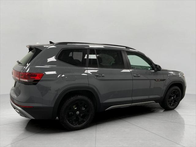 new 2025 Volkswagen Atlas car, priced at $47,045