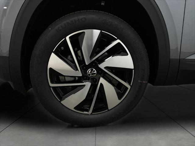 new 2025 Volkswagen Atlas car, priced at $43,924
