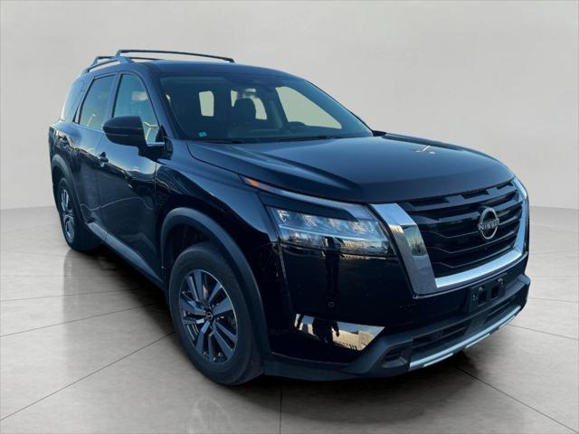 used 2023 Nissan Pathfinder car, priced at $35,258