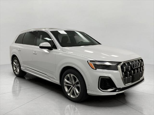 new 2025 Audi Q7 car, priced at $79,311