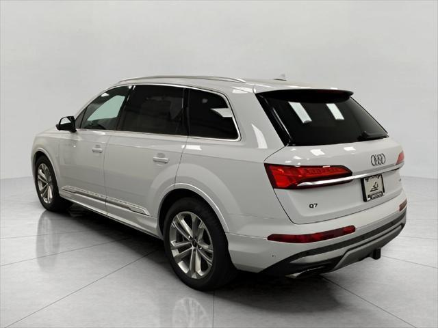 new 2025 Audi Q7 car, priced at $79,311