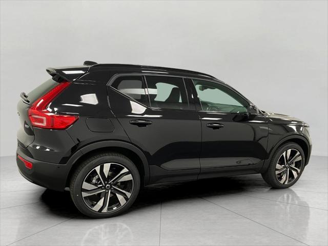 new 2025 Volvo XC40 car, priced at $51,233