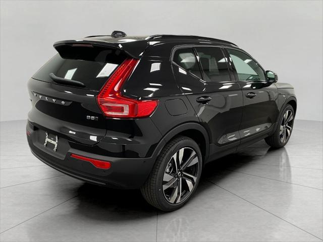 new 2025 Volvo XC40 car, priced at $51,233
