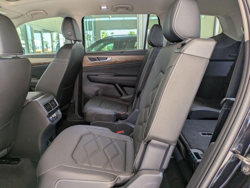 new 2025 Volkswagen Atlas car, priced at $45,059