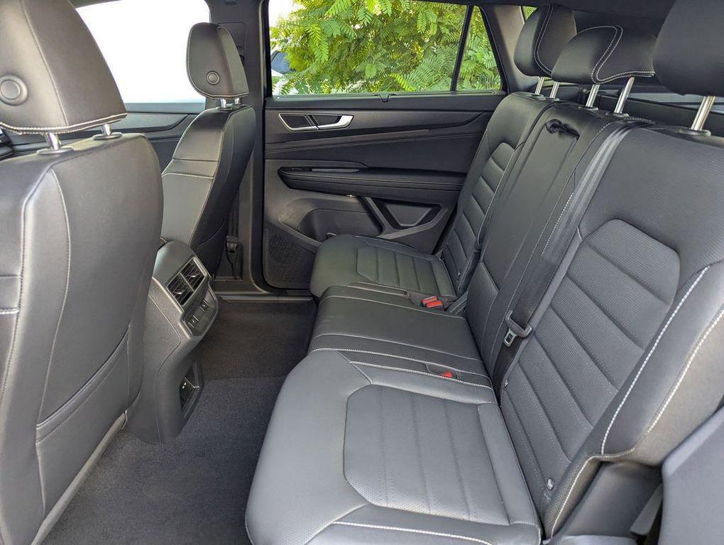 new 2026 Volkswagen Atlas Cross Sport car, priced at $53,864